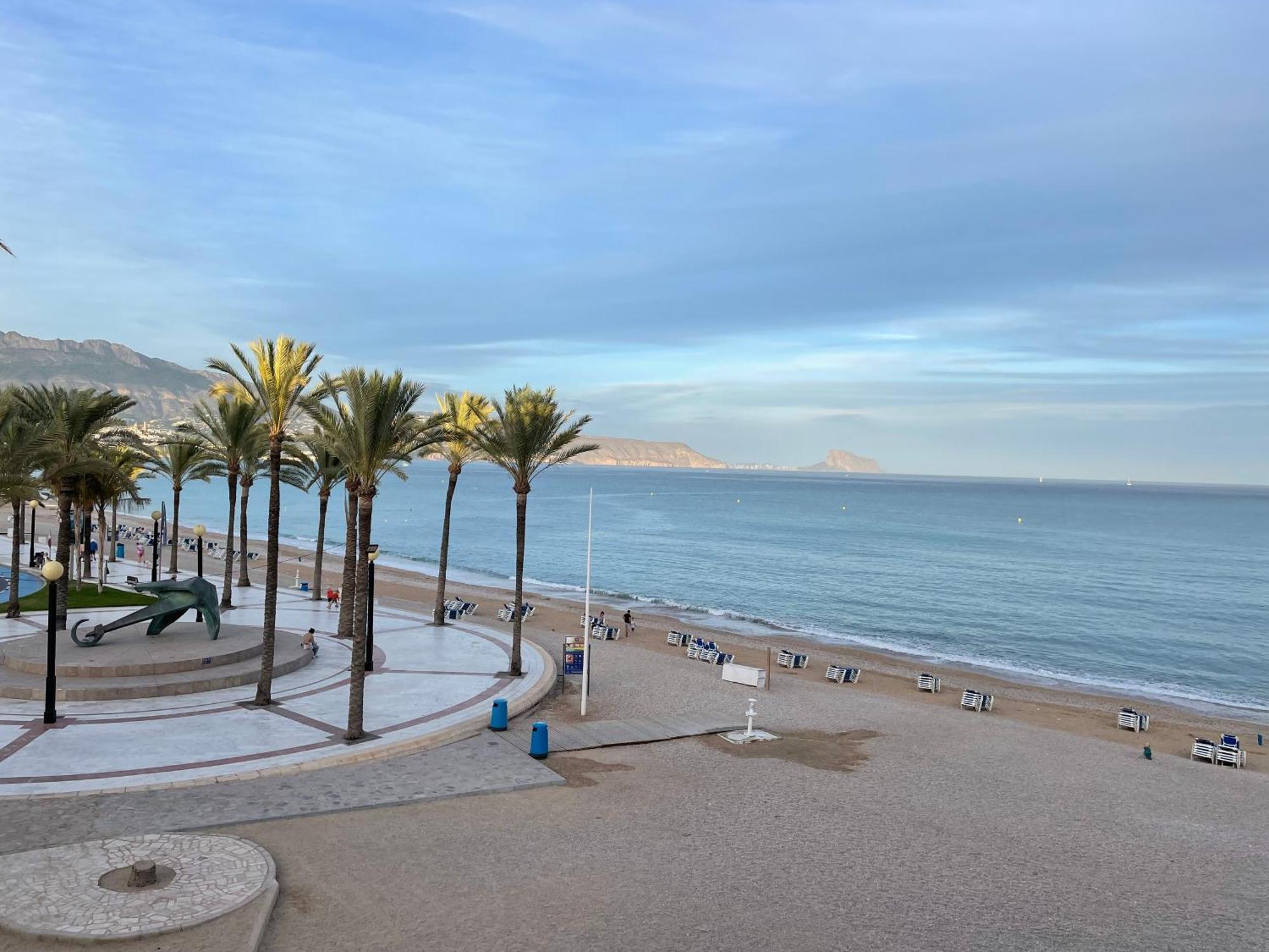 Penthouse In Albir With Sea Views, 100M From Beach 阿尔比尔 外观 照片